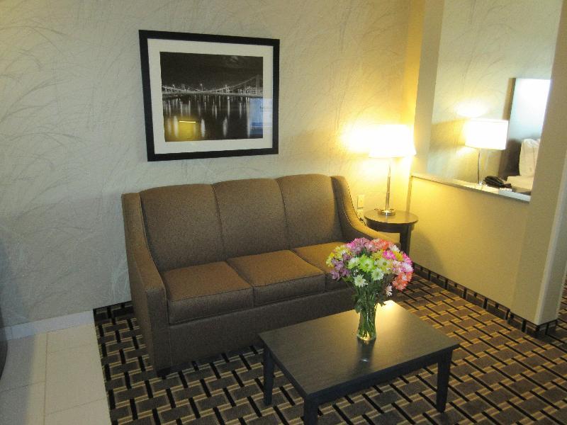 Holiday Inn Express & Suites Butler By Ihg Luaran gambar