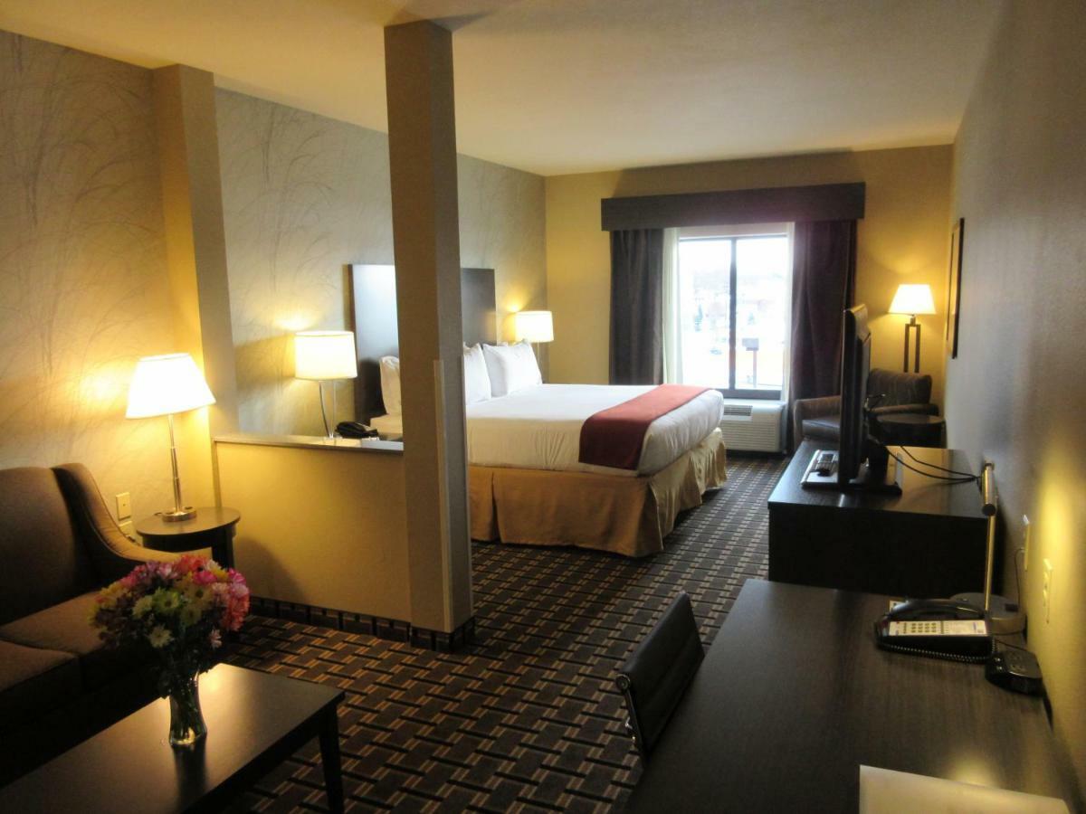 Holiday Inn Express & Suites Butler By Ihg Luaran gambar